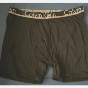 Calvin Klein Men's Athletic Compression Shorts sz. Large